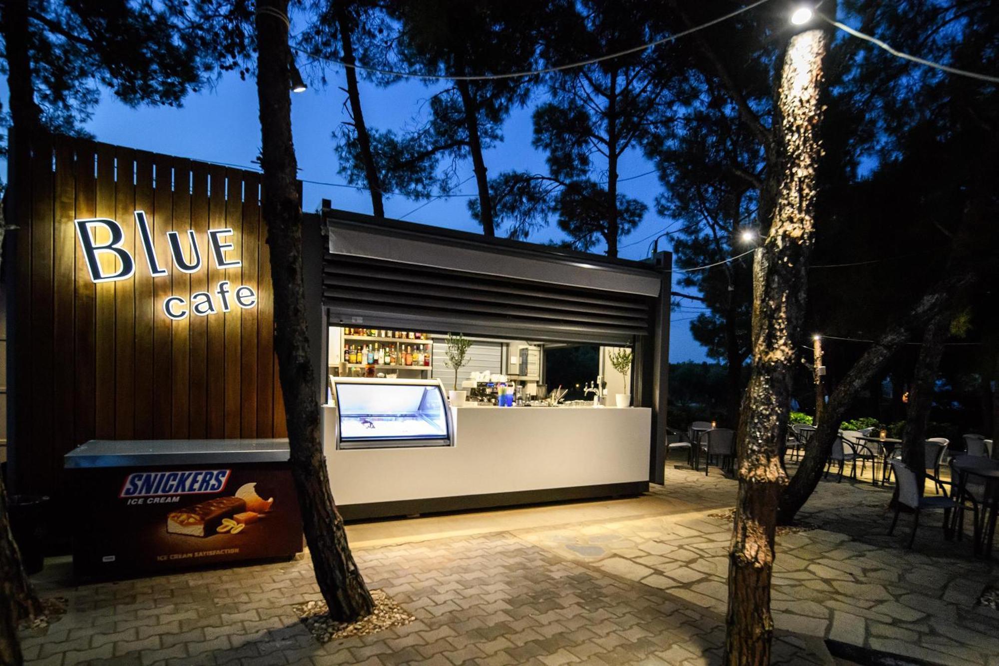 Blue Dolphin אתר נופש 4*